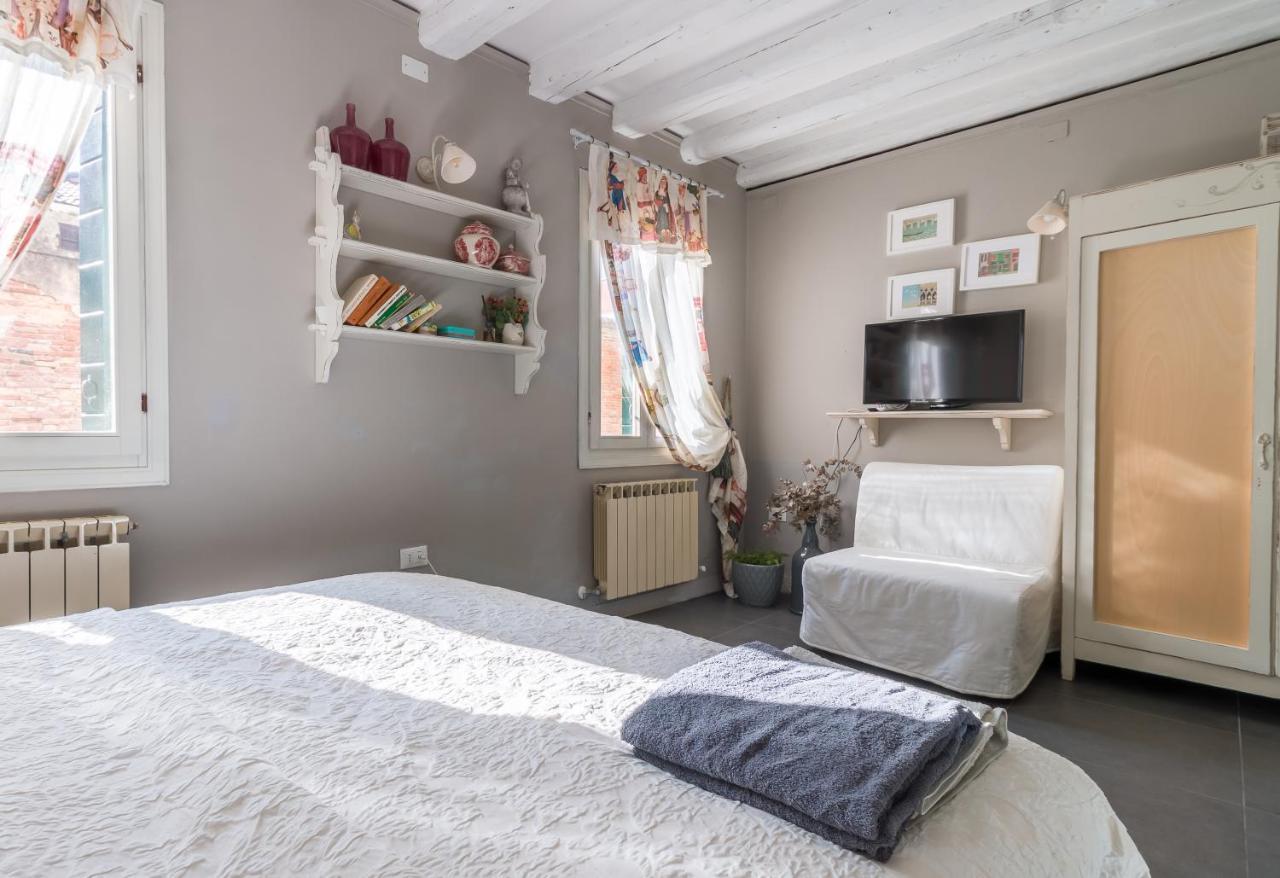 Apartment Rio Marin With Floating Gondolas View Venice